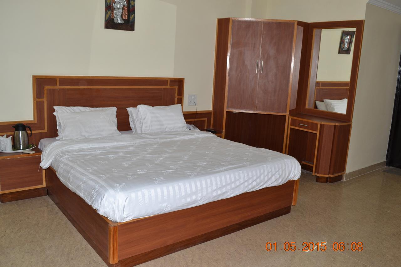 Capital O 4747 Imperial Hotel Katra 格德拉 外观 照片